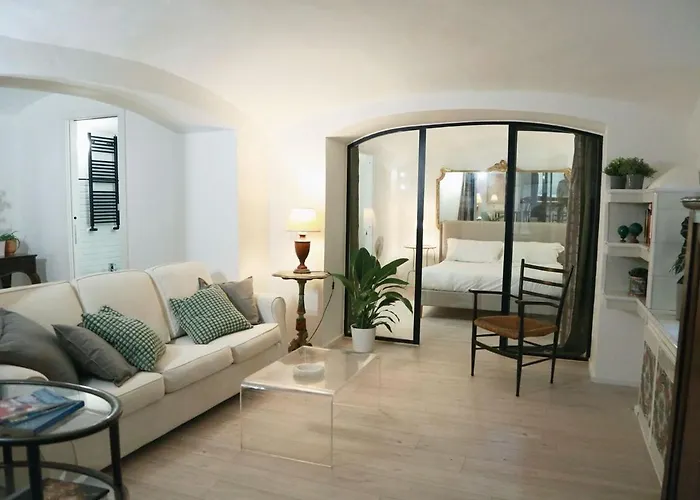 Spacious & Quiet Miracle In Trastevere * Roma